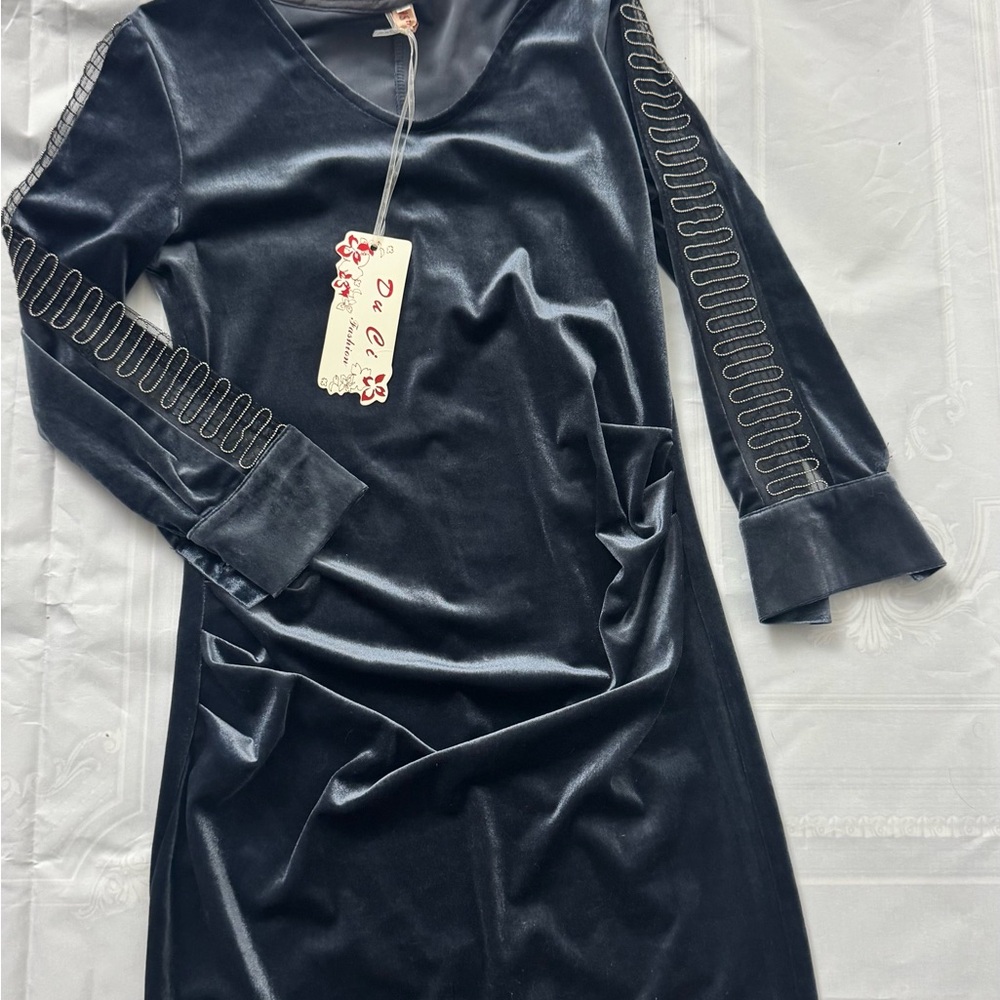 Du Ci  Elegant Velvet Long Sleeve Dress Size L NWT